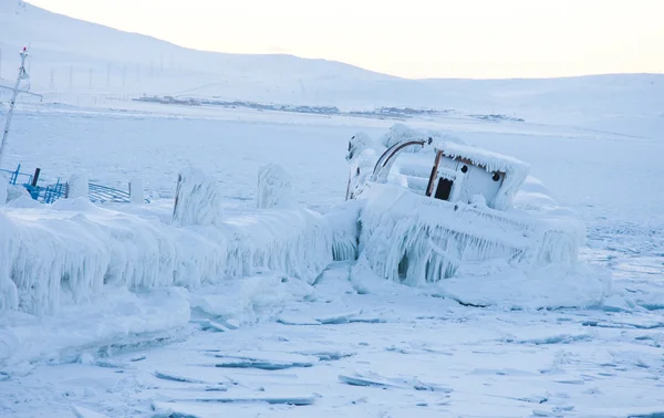 Lago Baikal congelado. Inverno . — Fotografia de Stock