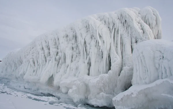 Lago Baikal congelado. Inverno . — Fotografia de Stock