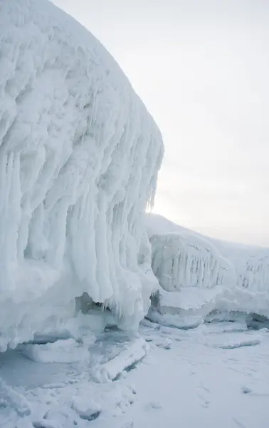 Lago congelado Baikal. Invierno . — Foto de Stock