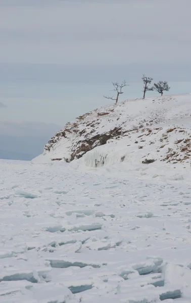 Der zugefrorene Baikalsee. Winter. — Stockfoto