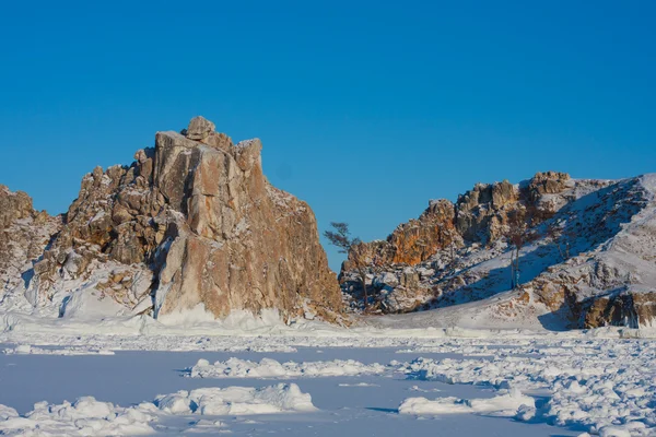 Monte Sciamano. Isola di Olkhon nell'inverno — Foto Stock