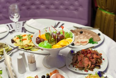 eti, jambon, dilimlenmiş meyve