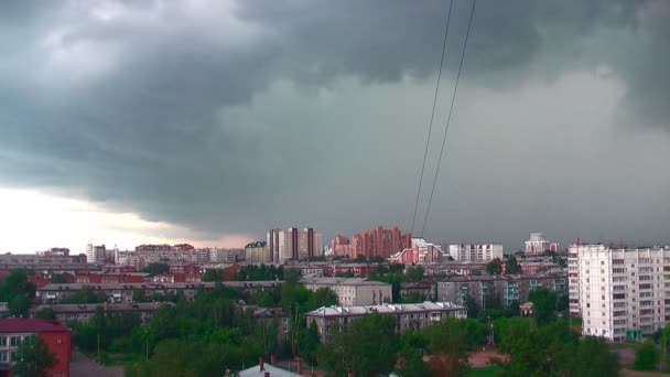 城市上空的风暴 — 图库视频影像