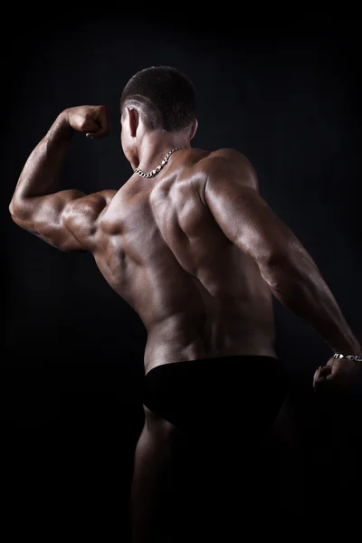Muskulös bodybuilder — Stockfoto
