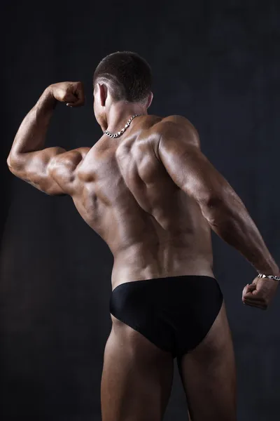 Muscular bodybuilder — Stock Photo, Image