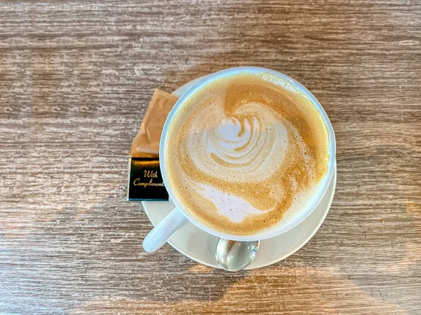 Café Con Leche Elegante Con Azúcar Una Mesa Madera —  Fotos de Stock