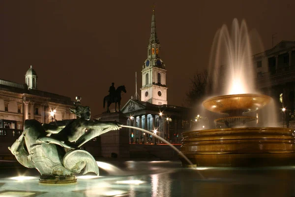 Kerk Van Saint Martin Fields Fonteinen Trafalgar Square London Nachts — Stockfoto