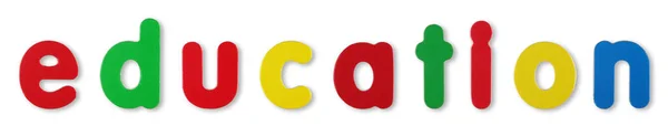 Bildung farbige magnetische Buchstaben auf weiß mit Clipping-Pfad, um Schatten zu entfernen — Stockfoto