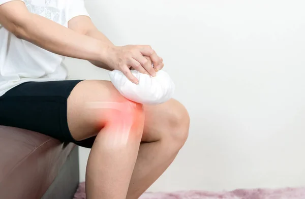 Воспаление Костного Сустава Остеоартрите Ноги Человека Холодный Компресс — стоковое фото