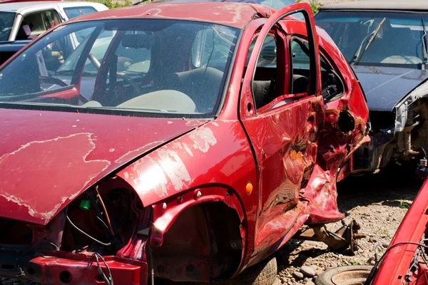 Автомобільна аварія, де пошкодження були величезними — стокове фото
