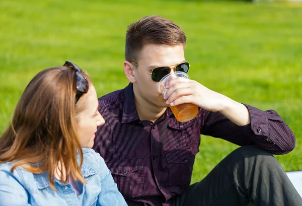 Happy young couple — Stock Photo, Image