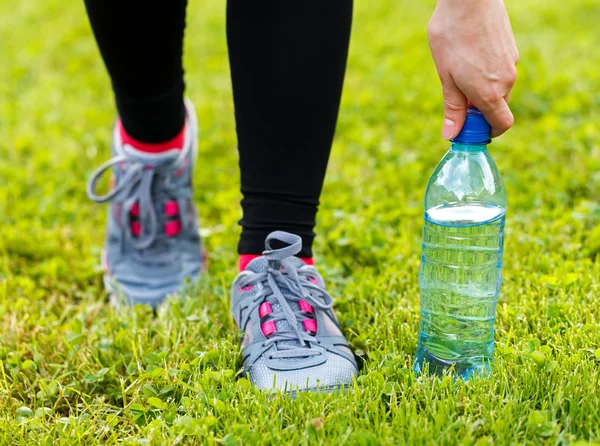 Flüssigkeitszufuhr beim Training — Stockfoto