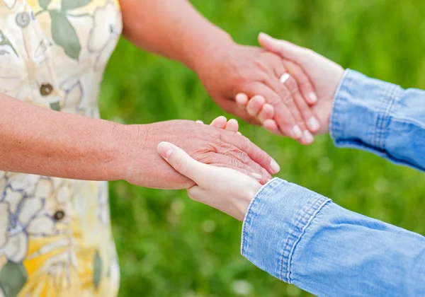 Cuidados de personas mayores — Foto de Stock