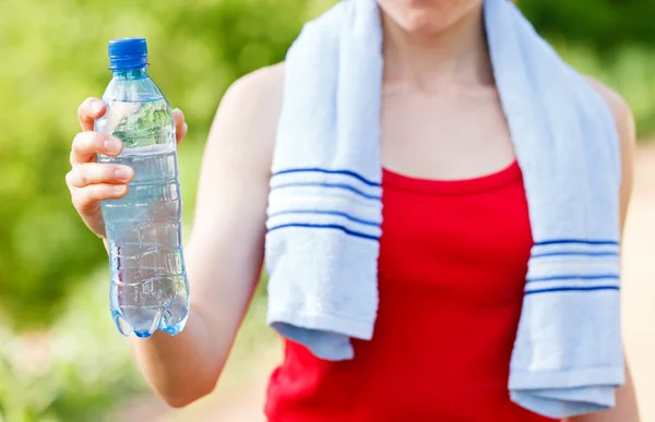 Flüssigkeitszufuhr beim Training — Stockfoto