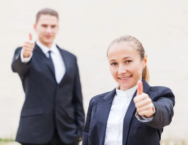 Junge Geschäftsleute — Stockfoto