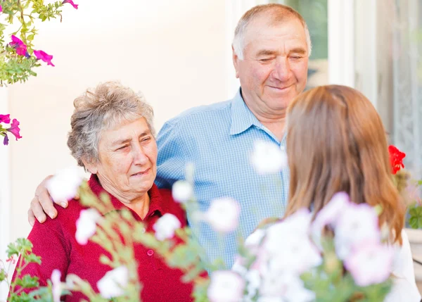 Feliz pareja de ancianos — Foto de Stock