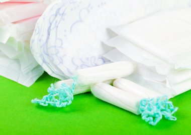 tamponlar ve pedler.