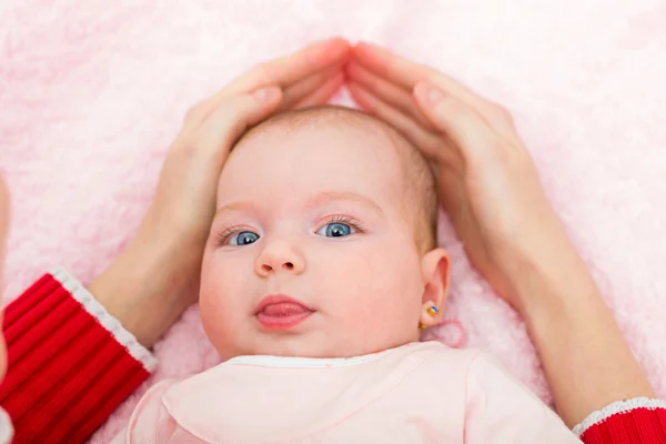 Schattige baby — Stockfoto