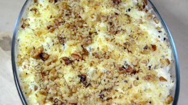 Balık peynir salatası