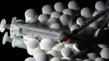 tıp uyuşturucu hap tablet şırınga