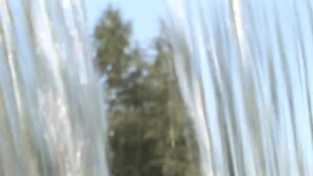 Красивый искусственный водопад — стоковое видео