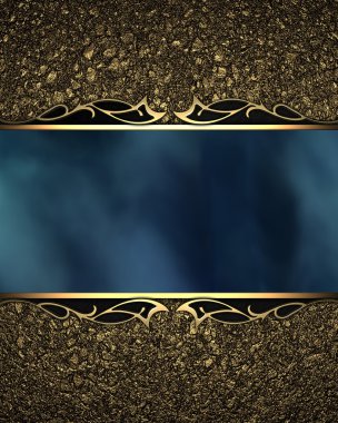 Model altın arka plan üzerinde blue bir tabakta