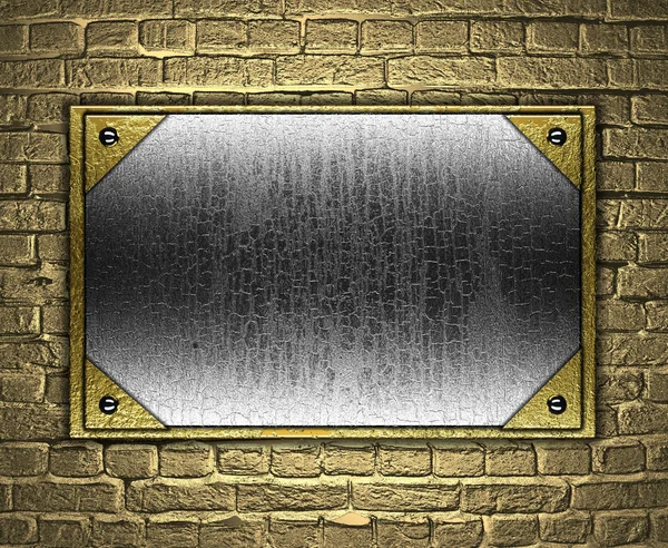 Placa de metal en la pared de ladrillo. Plantilla diseño — Foto de Stock