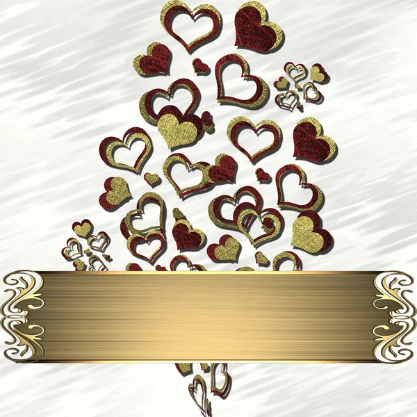 Шаблон для надписи. Белый фон с красно-золотыми сердцами и золотой табличкой для надписей . — стоковое фото
