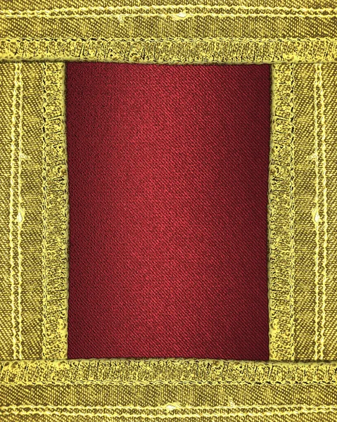 赤い背景の上の黄金の布のフレーム. — ストック写真