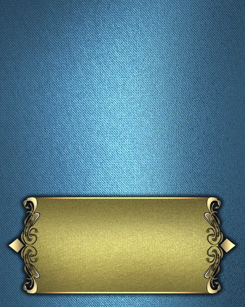 Altın isim levhası ile altın süslü kenarları ile arka plan mavi