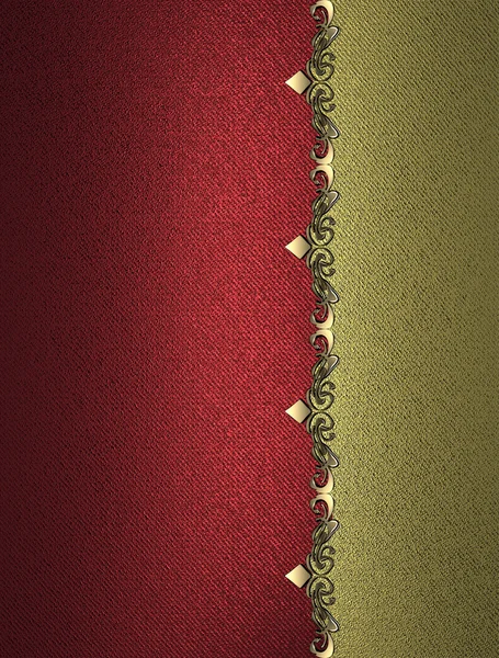 Fundo vermelho com uma placa de ouro com um padrão nas bordas — Fotografia de Stock