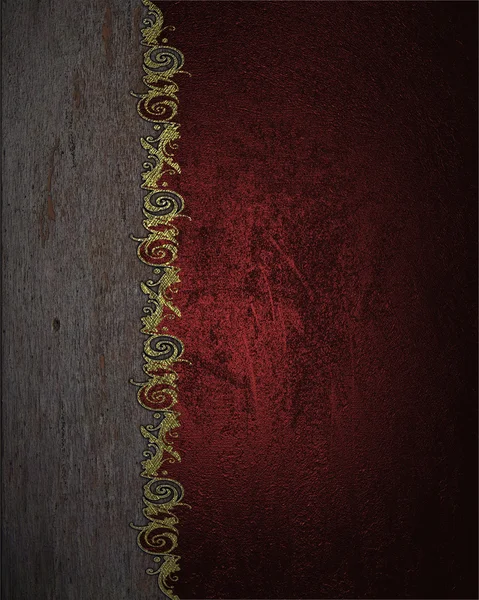 Красный фон с деревянной вывеской украшен цветами — стоковое фото