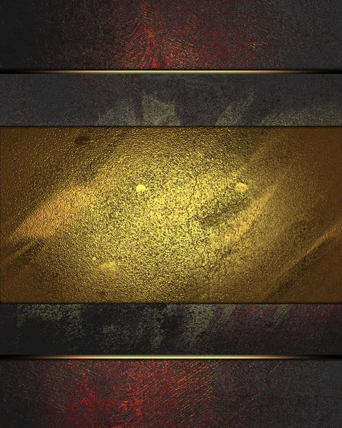 Grunge textura vermelha, cor vermelha, superfície riscada velha na placa de identificação de ouro — Fotografia de Stock