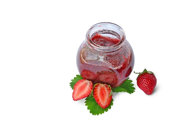 Aardbeienjam en verse aardbeien — Stockfoto