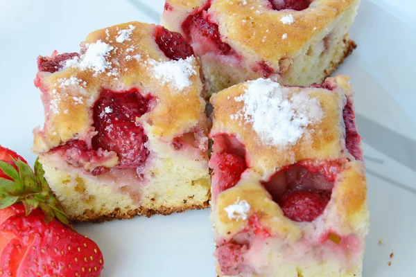 Tarta de esponja de fresa — Foto de Stock