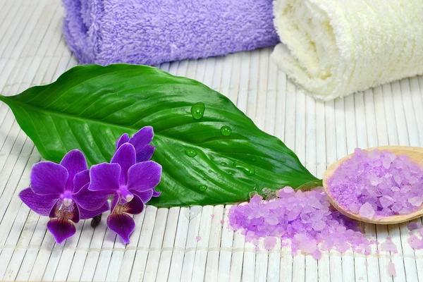 Spa set with purple orchid — Stock Photo, Image