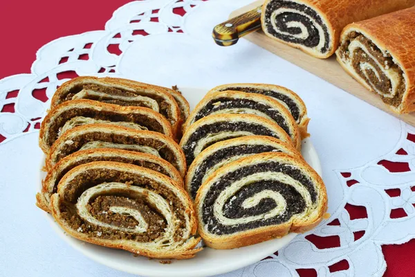 Beigli - traditional poppy seed and walnut rolls — Stock Photo, Image