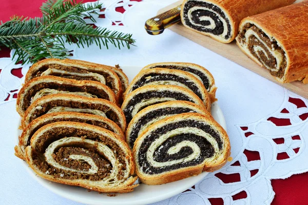 Sliced Beigli - walnut and poppy seed rolls — Stock Photo, Image