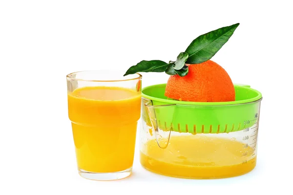 オレンジ ジュースを絞る — ストック写真