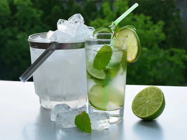 Ice-cold mohito — Stock Photo, Image