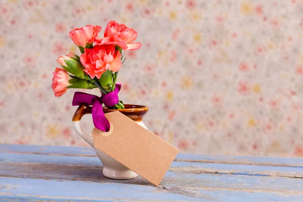 Gros Plan Fleurs Dans Vase Sur Une Table Bois — Photo