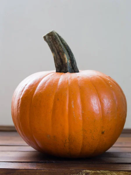 Calabaza Halloween Sobre Fondo Madera —  Fotos de Stock