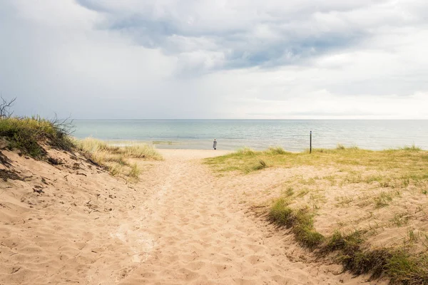 Mooi Strand Met Wit Zand Aan Kust Van Zee — Stockfoto