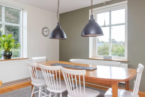 Interior Del Moderno Comedor Con Mesa Sillas — Foto de Stock