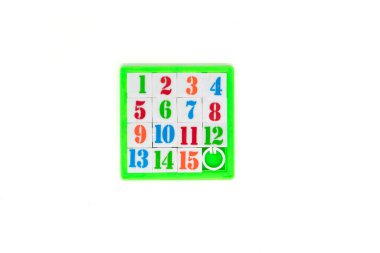 Matematiksel eğitim oyunu, mantıklı düşünme. Beyaz arkaplanda izole