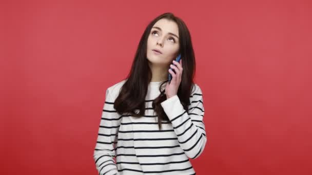 Portrait Woman Calling Talking Cellphone Having Amazed Face Hearing Shocking — Stock Video