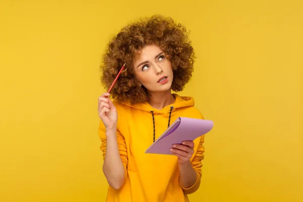 Beautiful Pensive Woman Afro Hairstyle Holding Notepad Pencil Hands Thinking — Stock Photo, Image