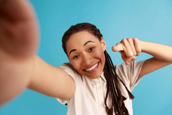 Cheerful Woman Black Dreadlocks Has Satisfied Face Expression Making Selfie — Foto Stock