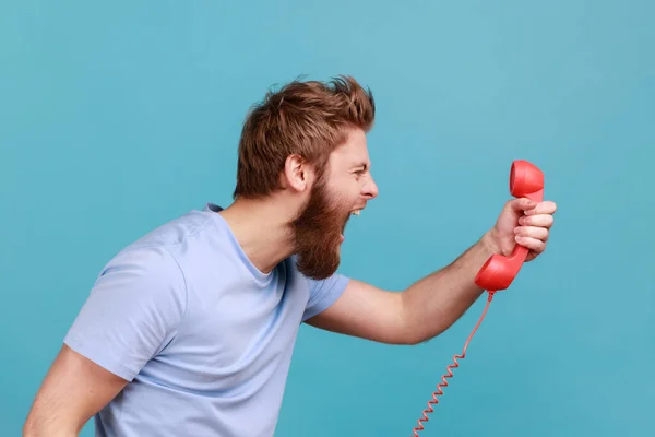 Side View Portrait Handsome Angry Bearded Man Screaming Yelling Talking — Stockfoto