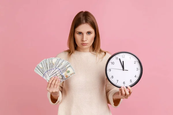 Portrait Upset Sad Blond Woman Holding Big Fan Dollar Banknotes — Stockfoto